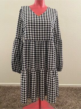 Black & White Gingham V-Neck Tiered Dress - S